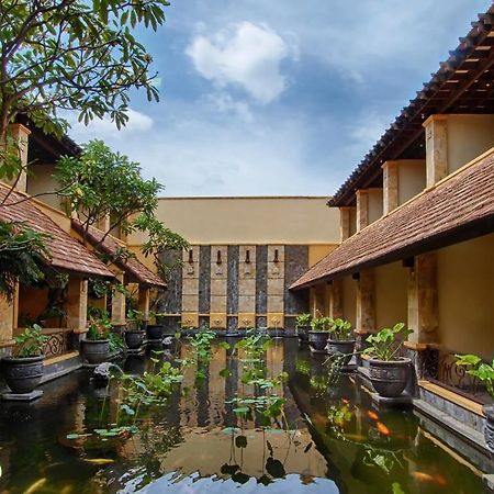 Lotus Garden Hotel Kediri  Eksteriør billede