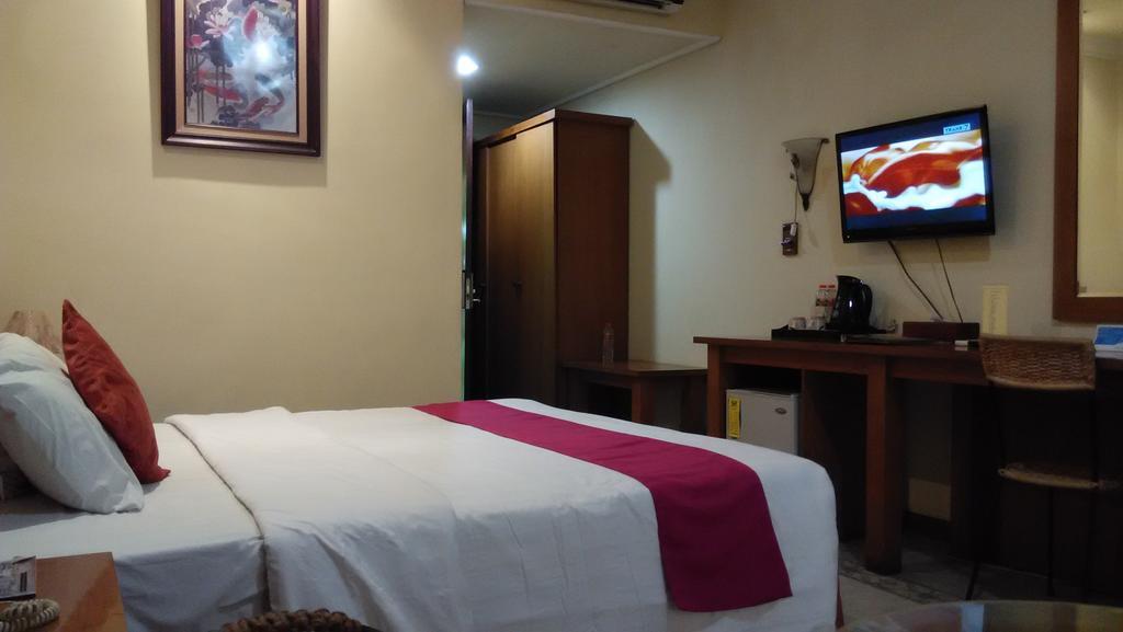 Lotus Garden Hotel Kediri  Eksteriør billede