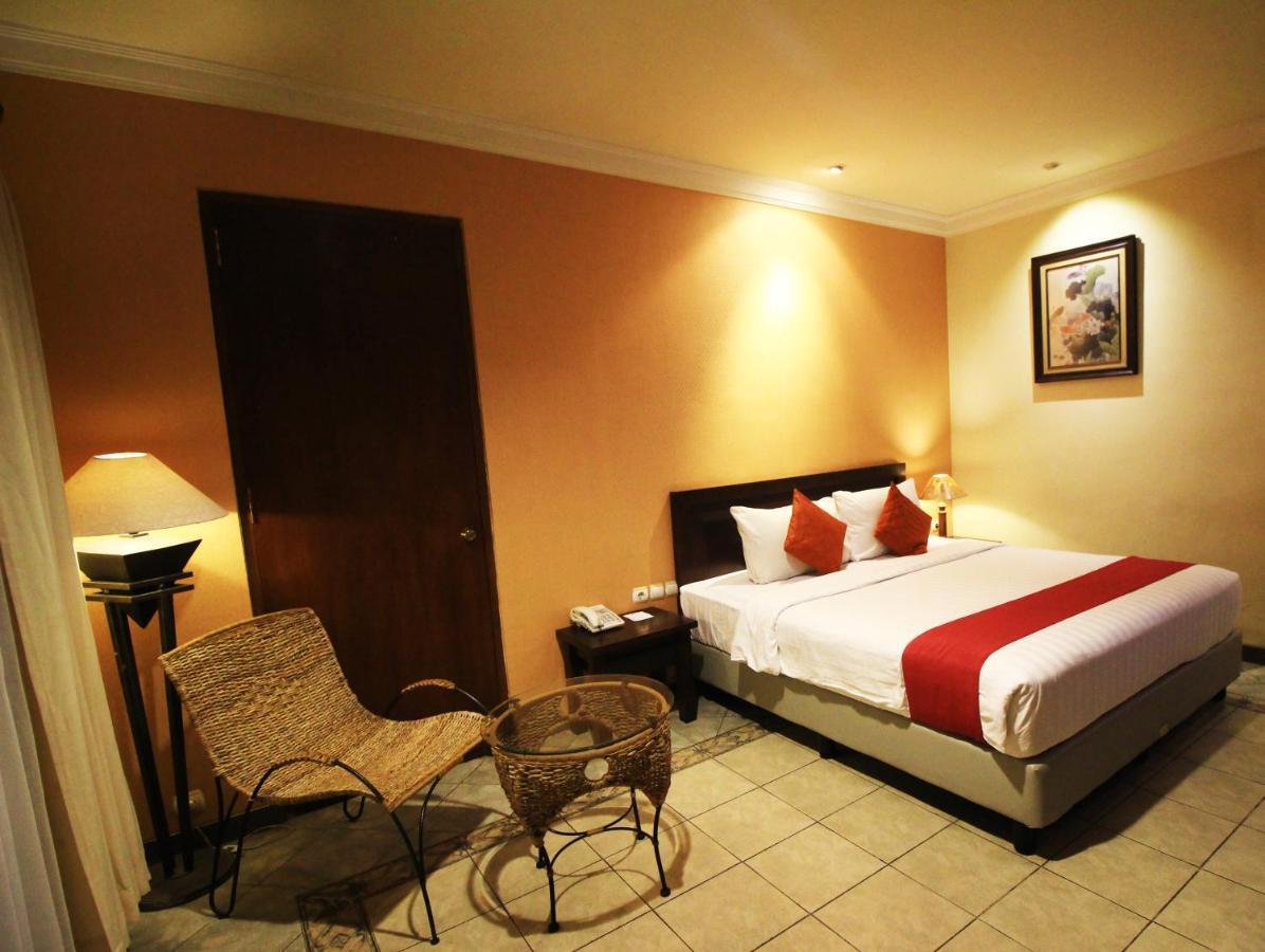 Lotus Garden Hotel Kediri  Eksteriør billede