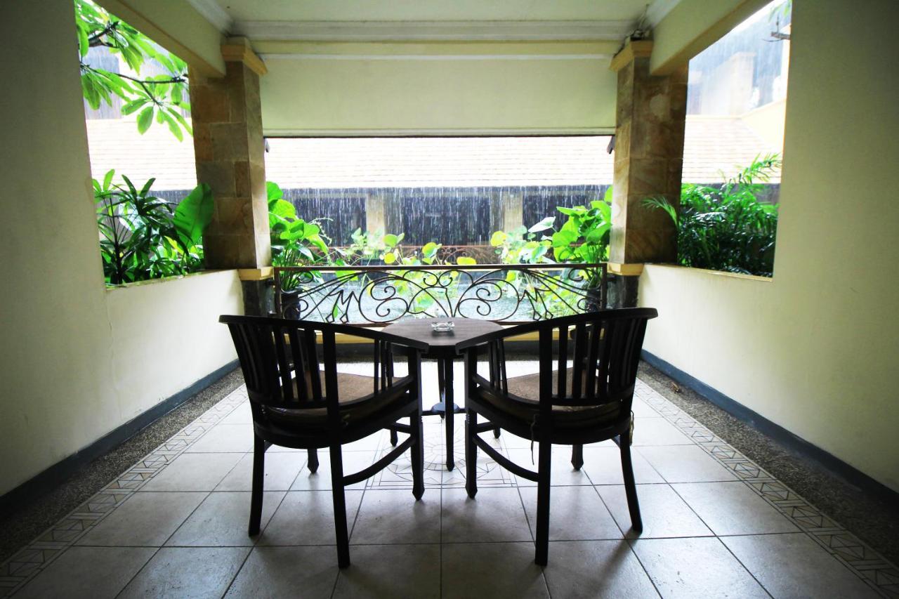 Lotus Garden Hotel Kediri  Eksteriør billede