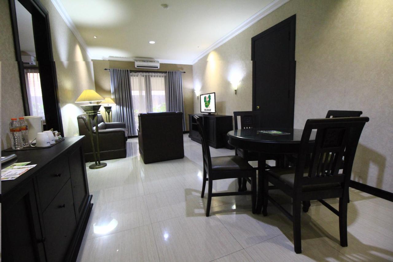 Lotus Garden Hotel Kediri  Eksteriør billede