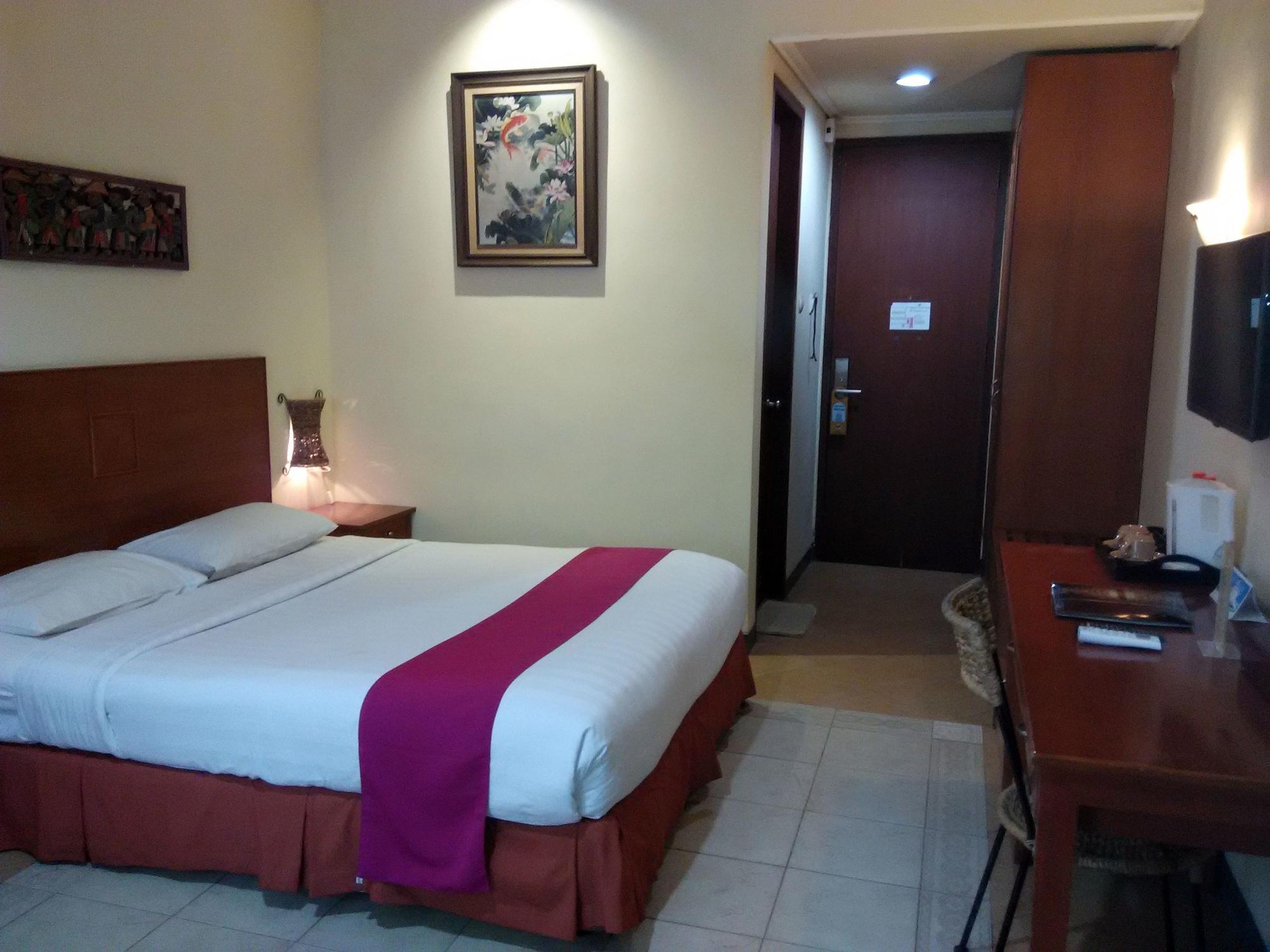Lotus Garden Hotel Kediri  Eksteriør billede