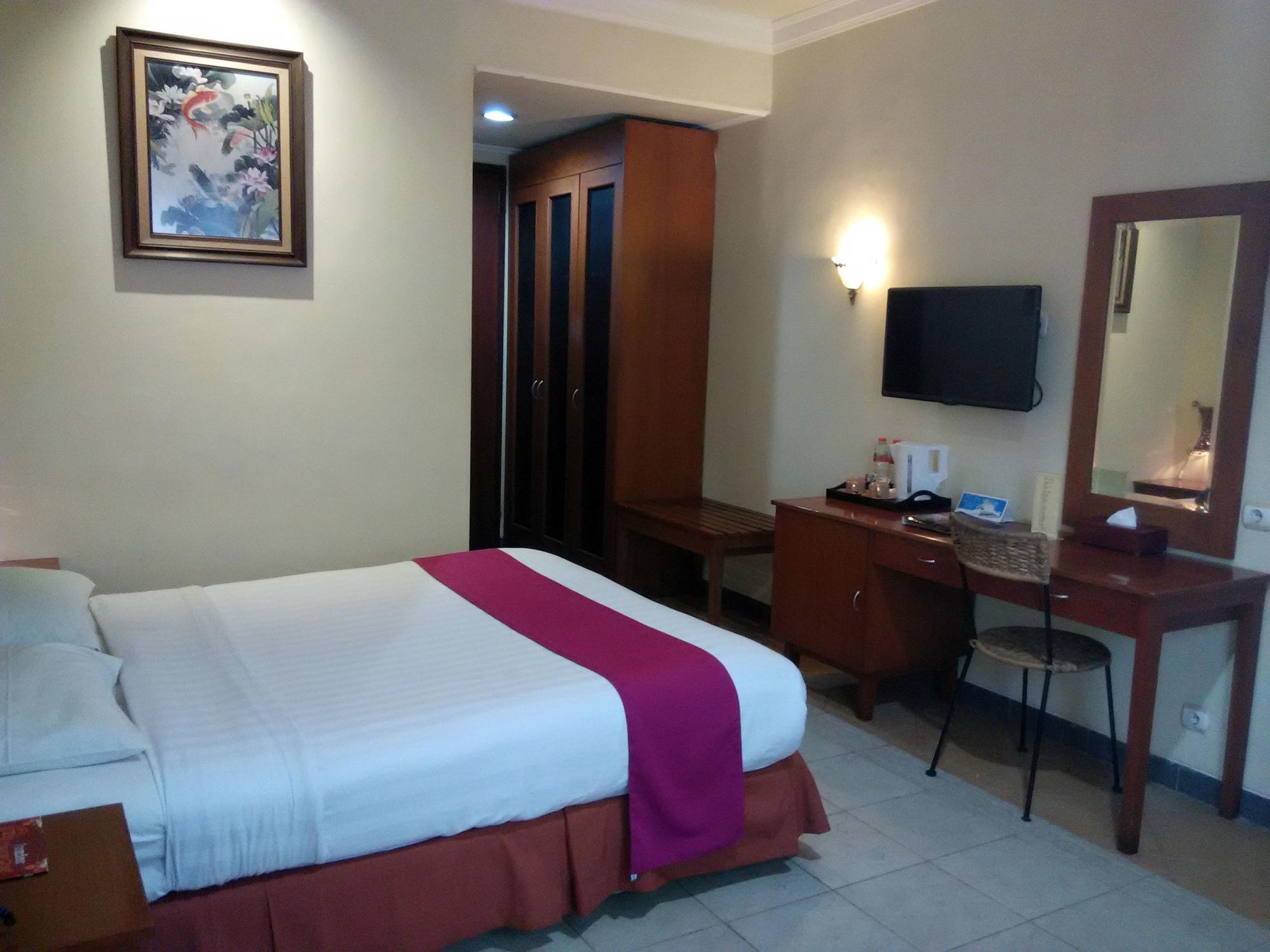 Lotus Garden Hotel Kediri  Eksteriør billede