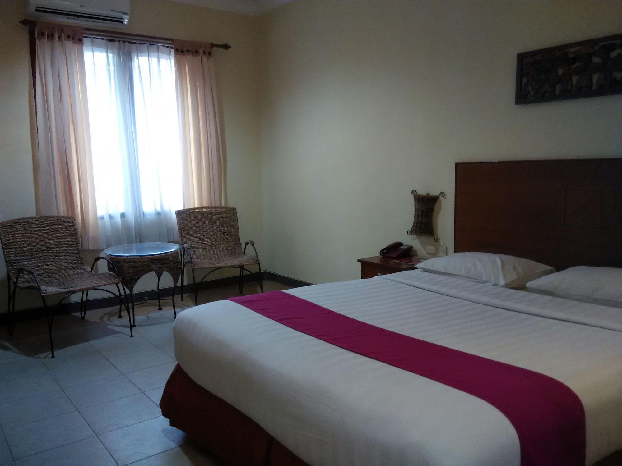 Lotus Garden Hotel Kediri  Eksteriør billede