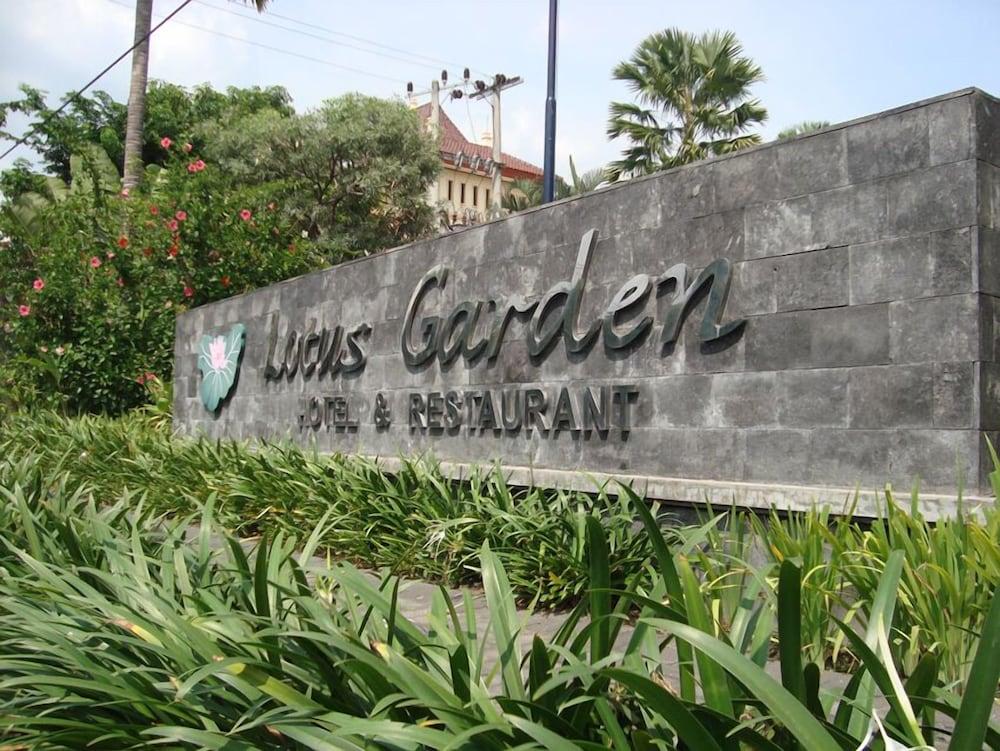 Lotus Garden Hotel Kediri  Eksteriør billede