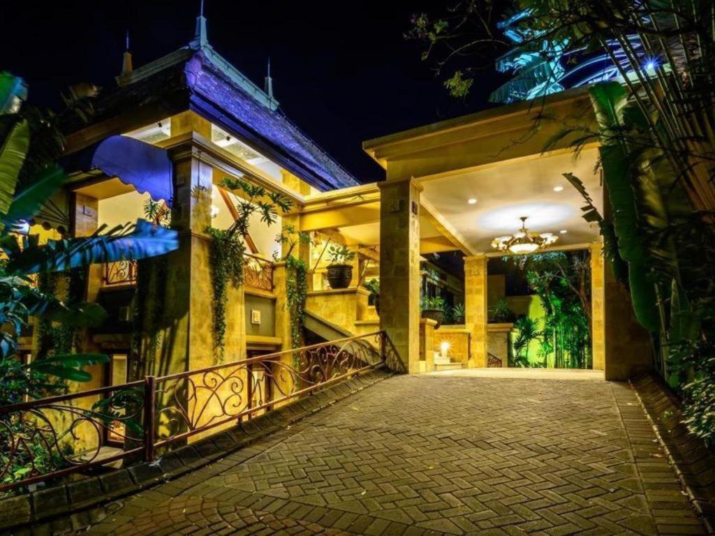Lotus Garden Hotel Kediri  Eksteriør billede
