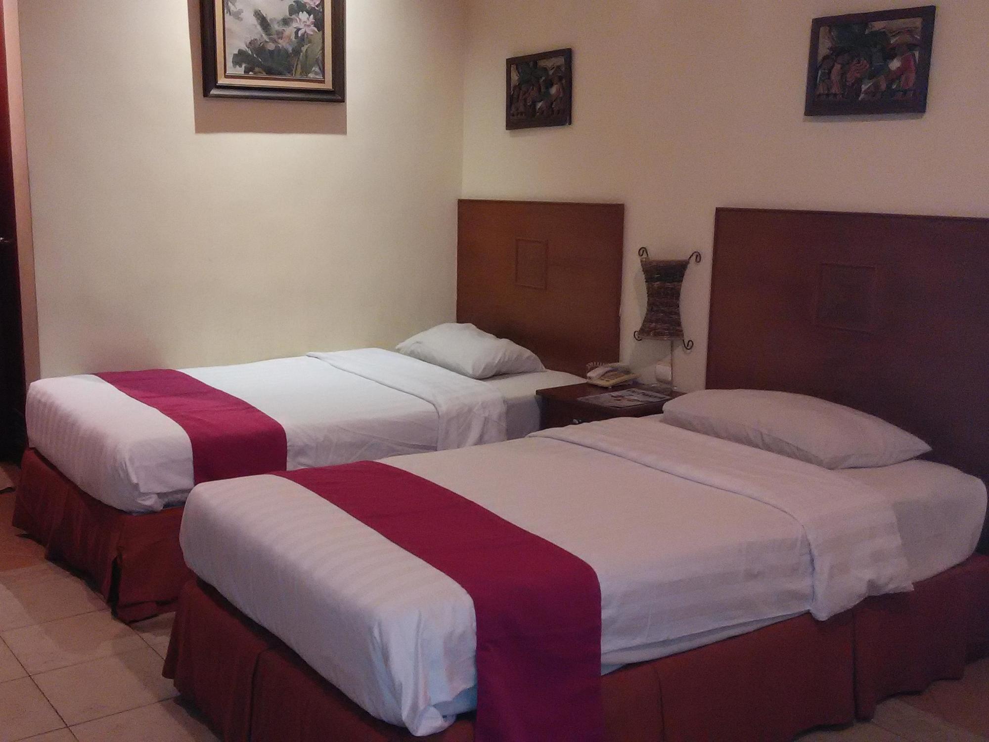 Lotus Garden Hotel Kediri  Eksteriør billede