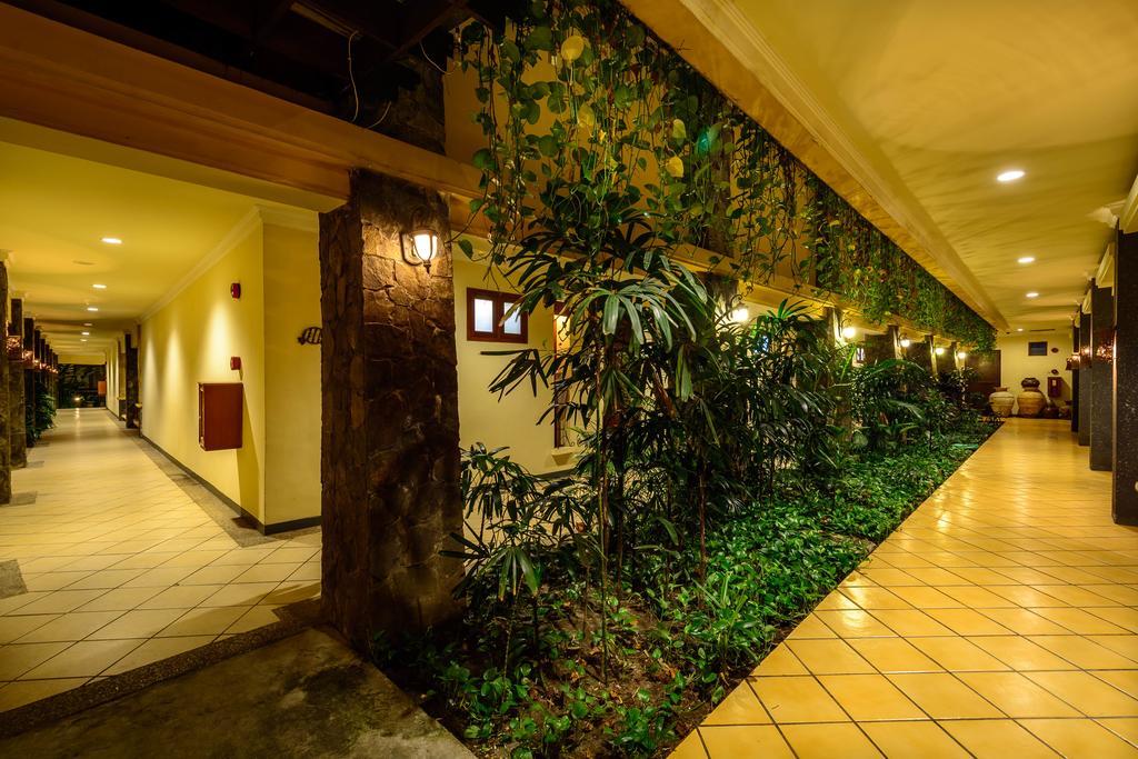 Lotus Garden Hotel Kediri  Eksteriør billede