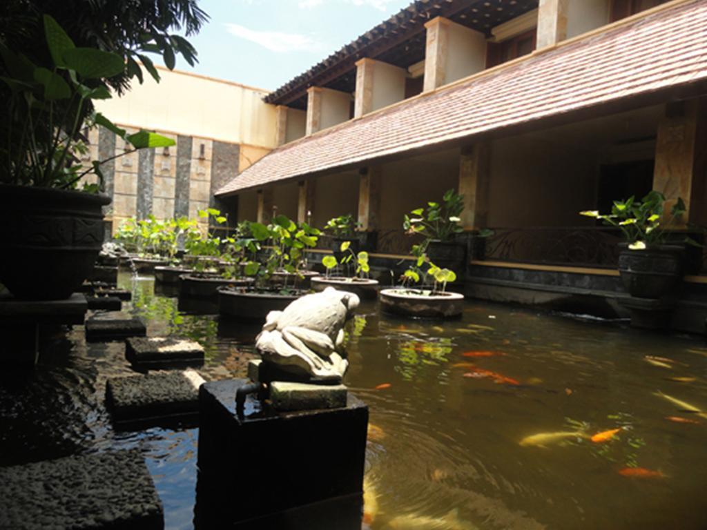 Lotus Garden Hotel Kediri  Eksteriør billede