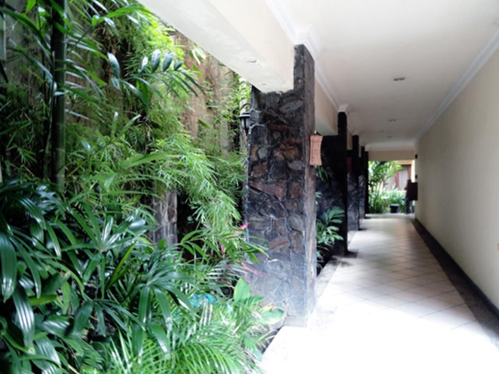 Lotus Garden Hotel Kediri  Eksteriør billede
