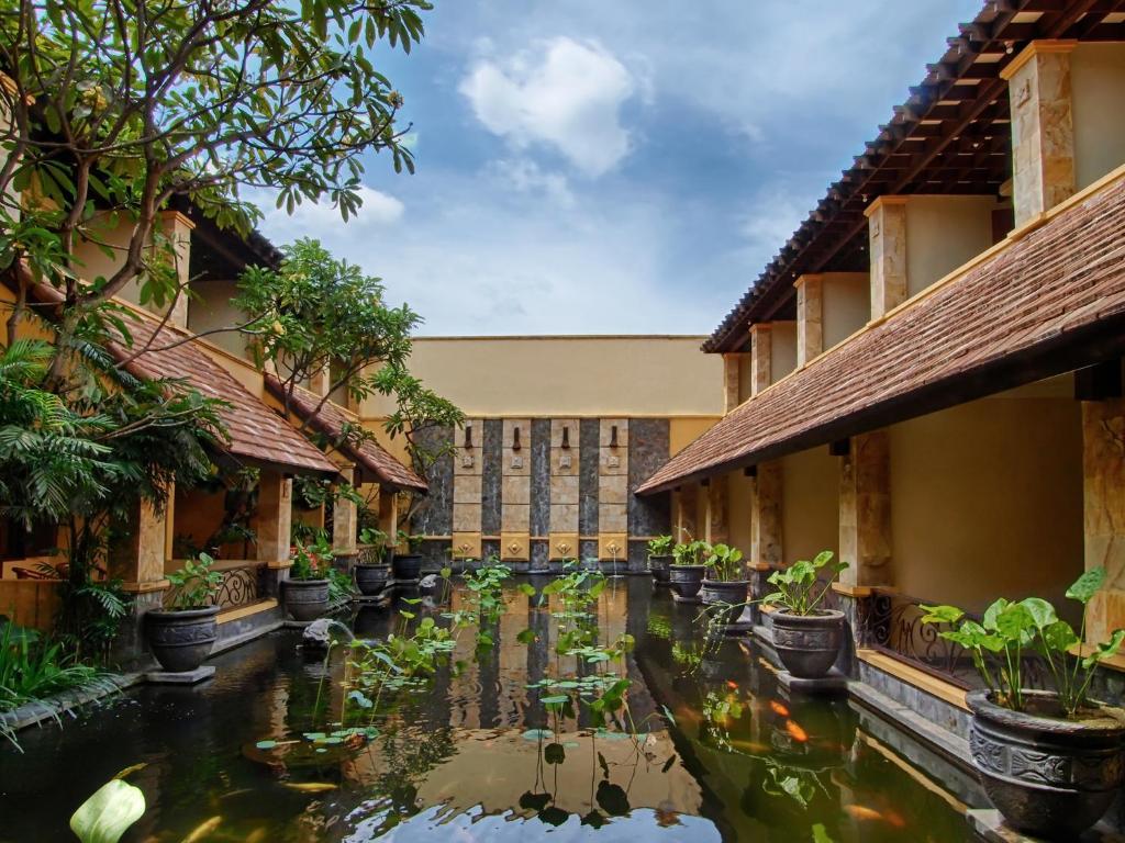 Lotus Garden Hotel Kediri  Eksteriør billede