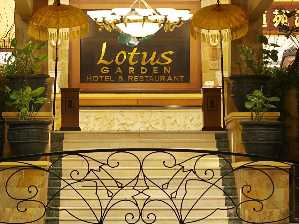 Lotus Garden Hotel Kediri  Eksteriør billede