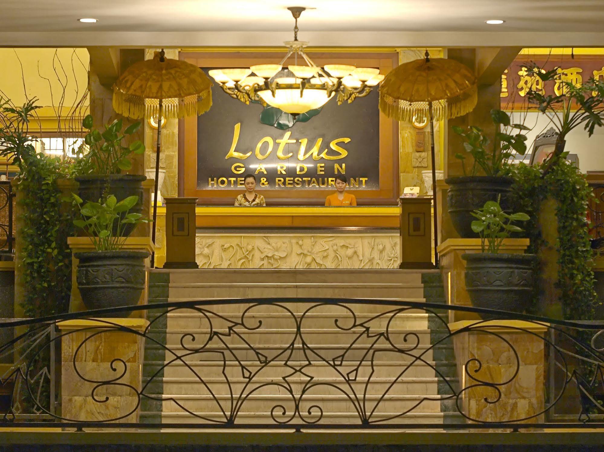 Lotus Garden Hotel Kediri  Eksteriør billede